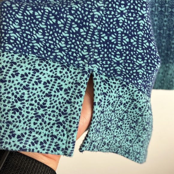 J. Jill Women's M Knit Tunic Blouse Blue Long Sleeve Contrast Border Print - Picture 6 of 12